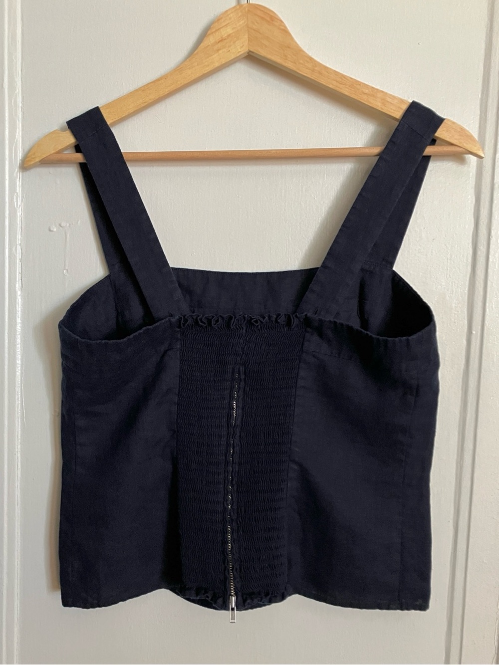 Quince European Linen Fitted Tank in Navy - Picture 2 of 9